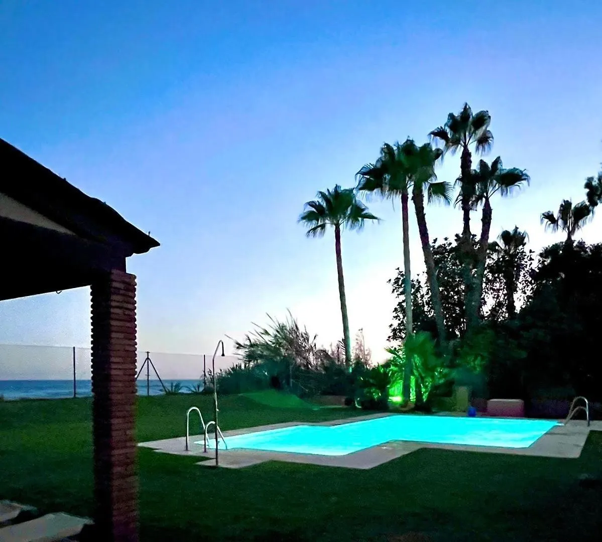 Apartman Atico Tipo Loft En Primera Linea De Playa Almayate Alto