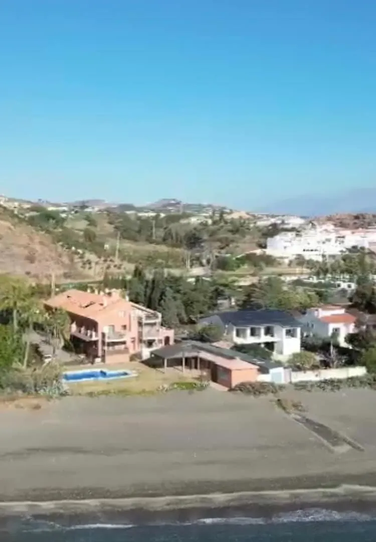 Atico Tipo Loft En Primera Linea De Playa Almayate Alto