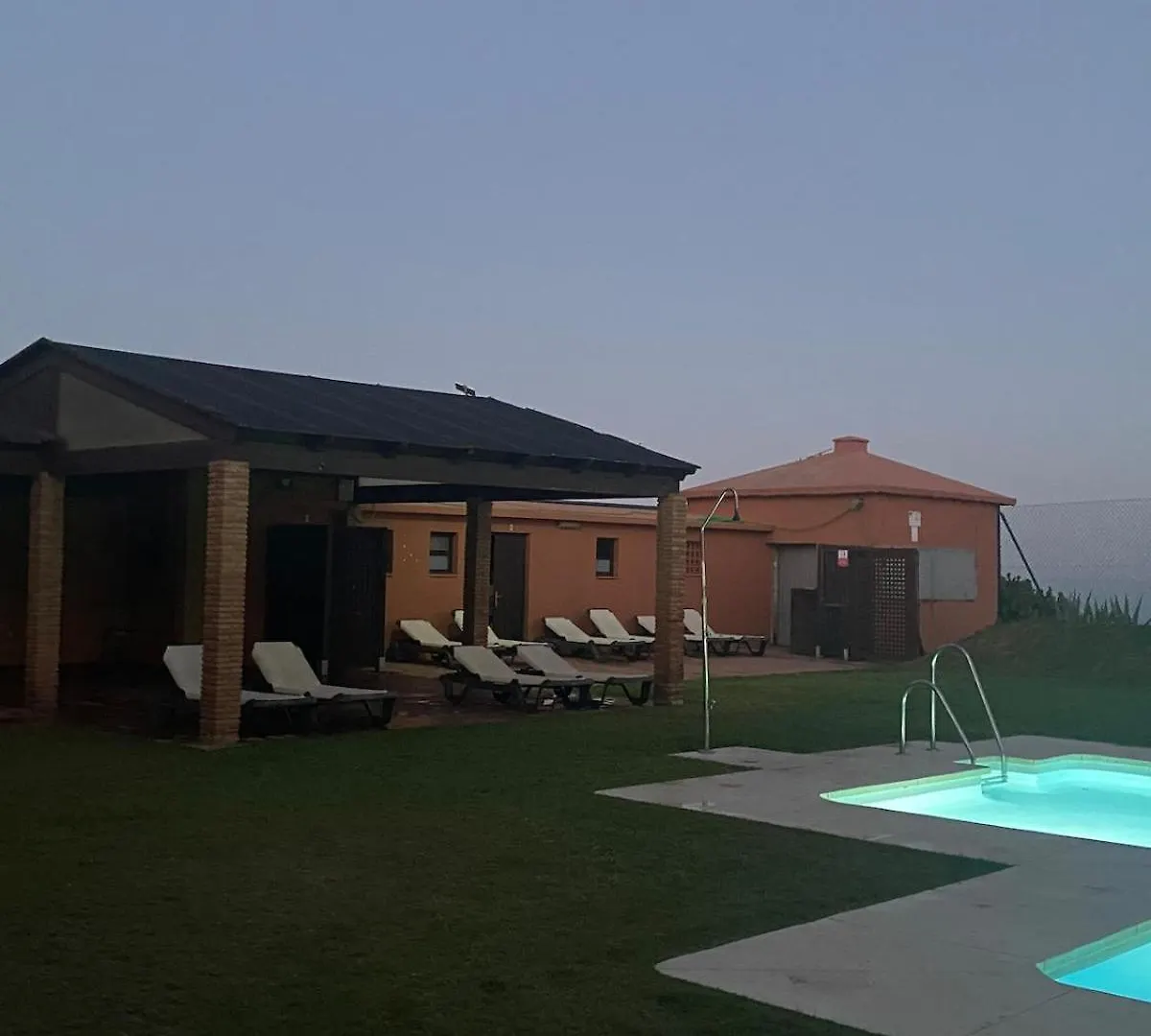 Atico Tipo Loft En Primera Linea De Playa Almayate Alto